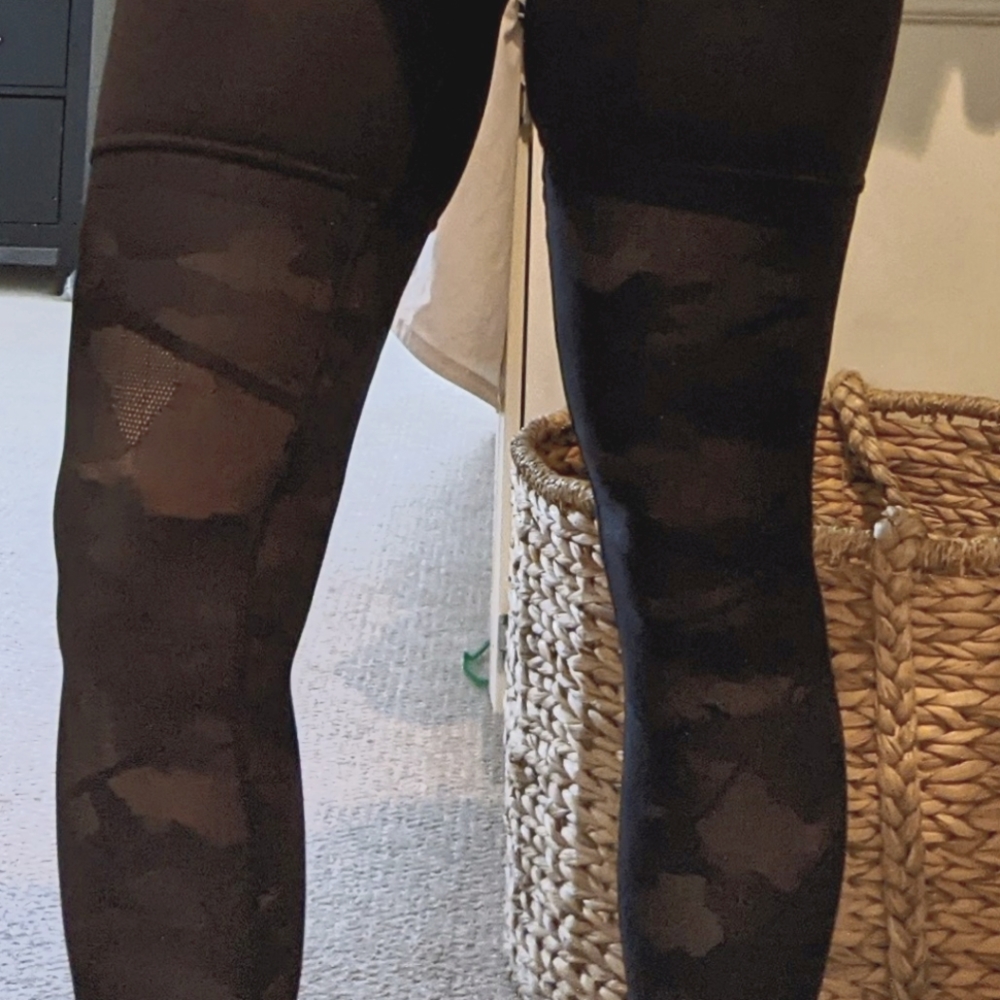 Black Lululemon sz 4